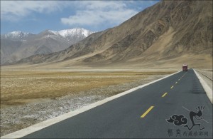 Xinjiang-Tibet-Highway-01